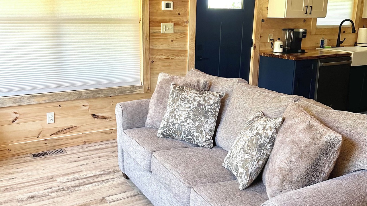 Photo of Livingroom in Oneida