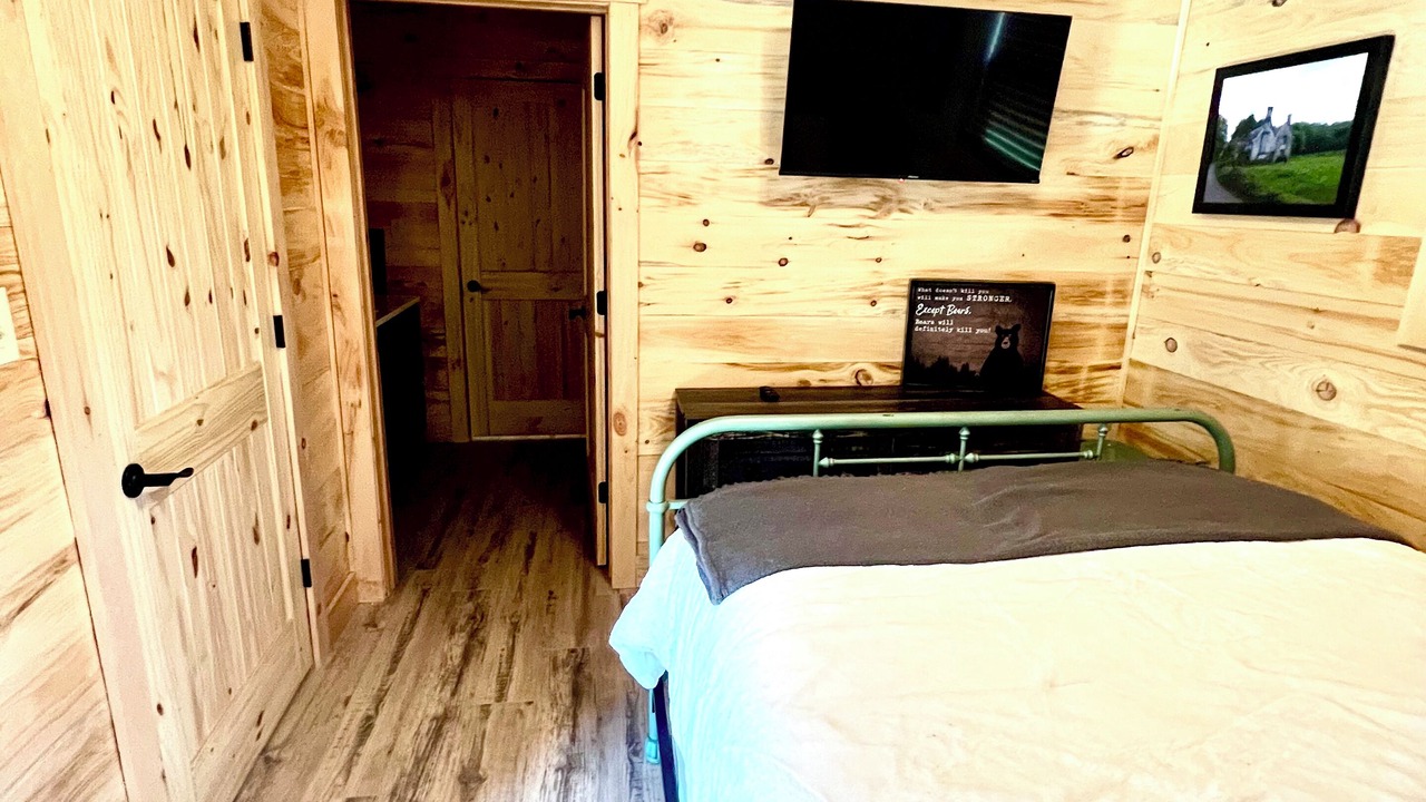Photo of Bedroom in Oneida
