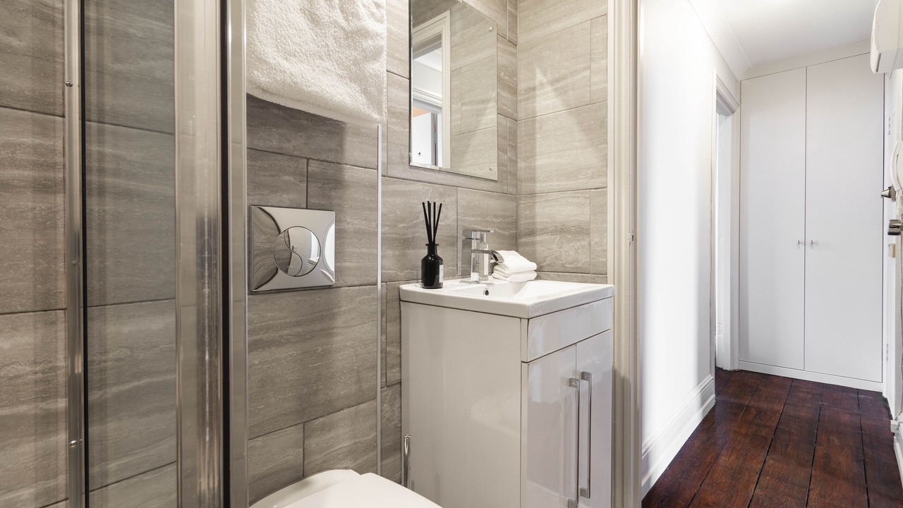 Photo of Bathroom in Somers Town