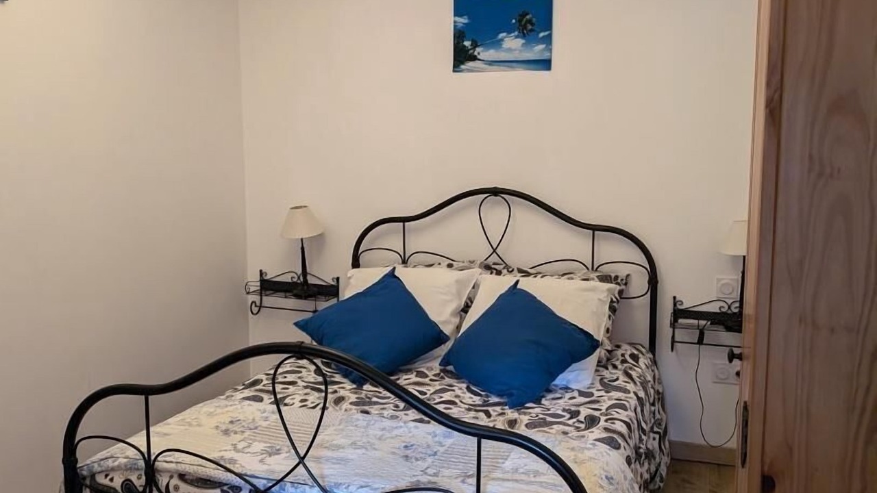 Photo of Bedroom in Montrottier