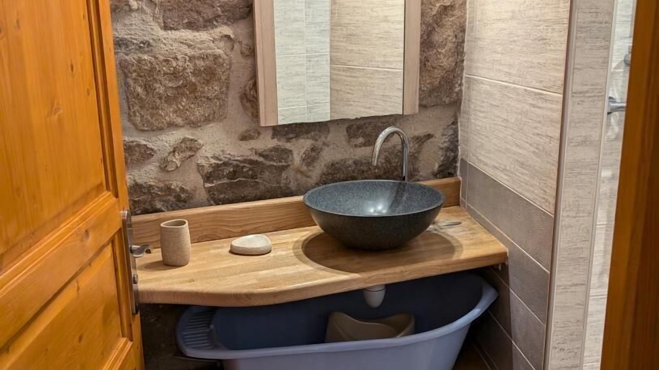 Photo of Bathroom in Montrottier