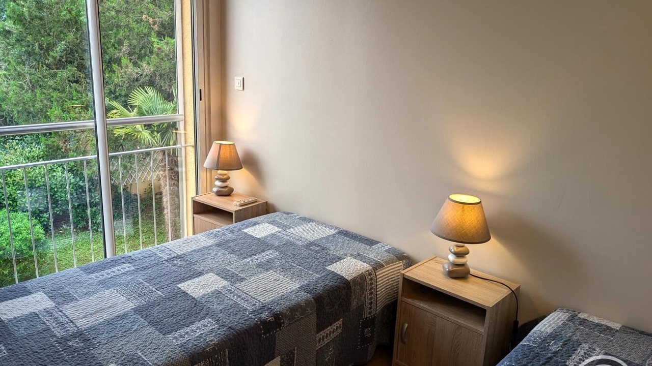 Photo of Bedroom in Decines-Charpieu