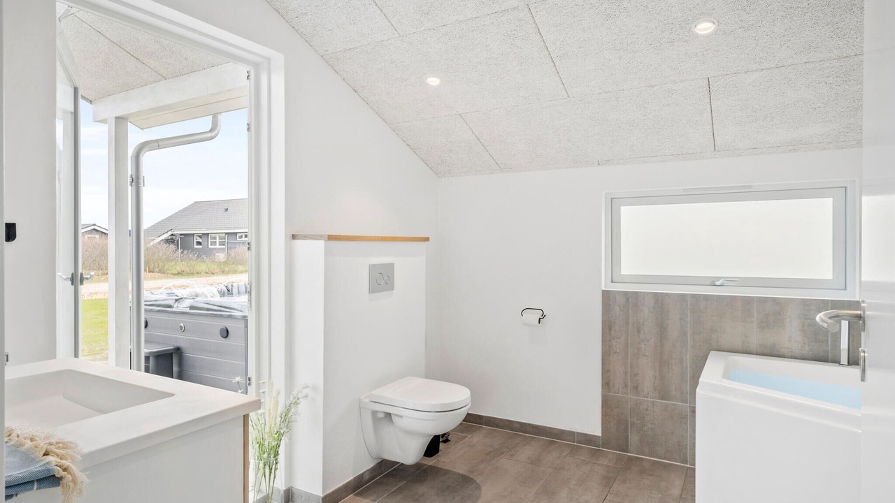Photo of Bathroom in Skaven Strand