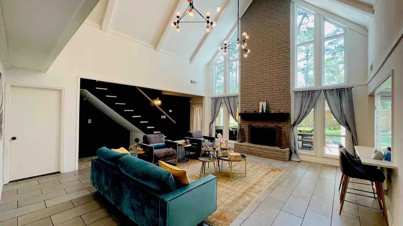 Photo of Livingroom in Memorial Northwest