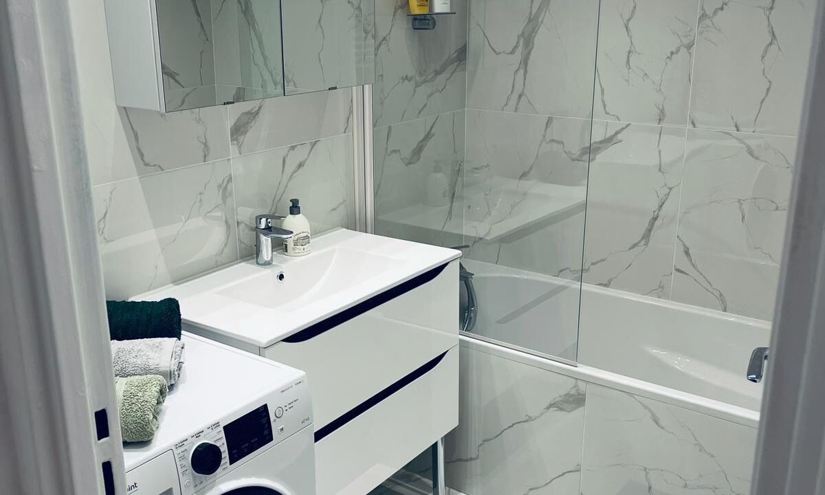 Photo of Bathroom in Chatou