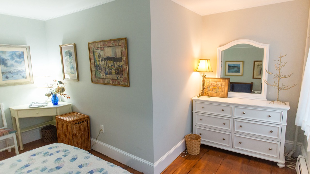 Photo of Bedroom in Salem