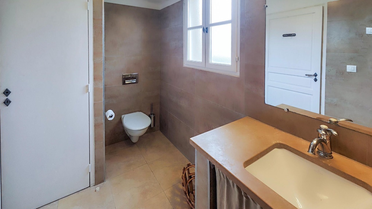 Photo of Bathroom in Saint-Laurent-de-la-Cabrerisse