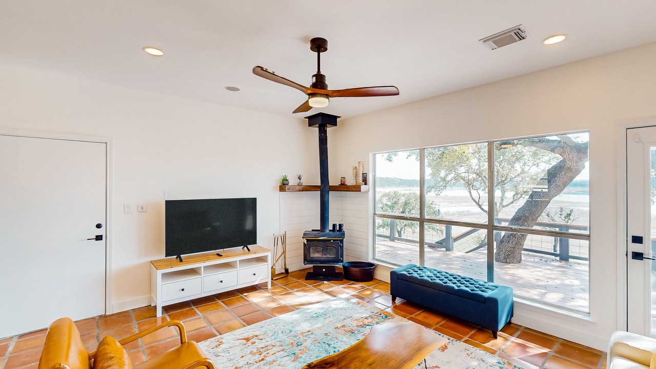 Photo of Livingroom in Lago Vista