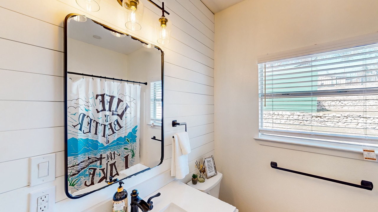 Photo of Bathroom in Lago Vista