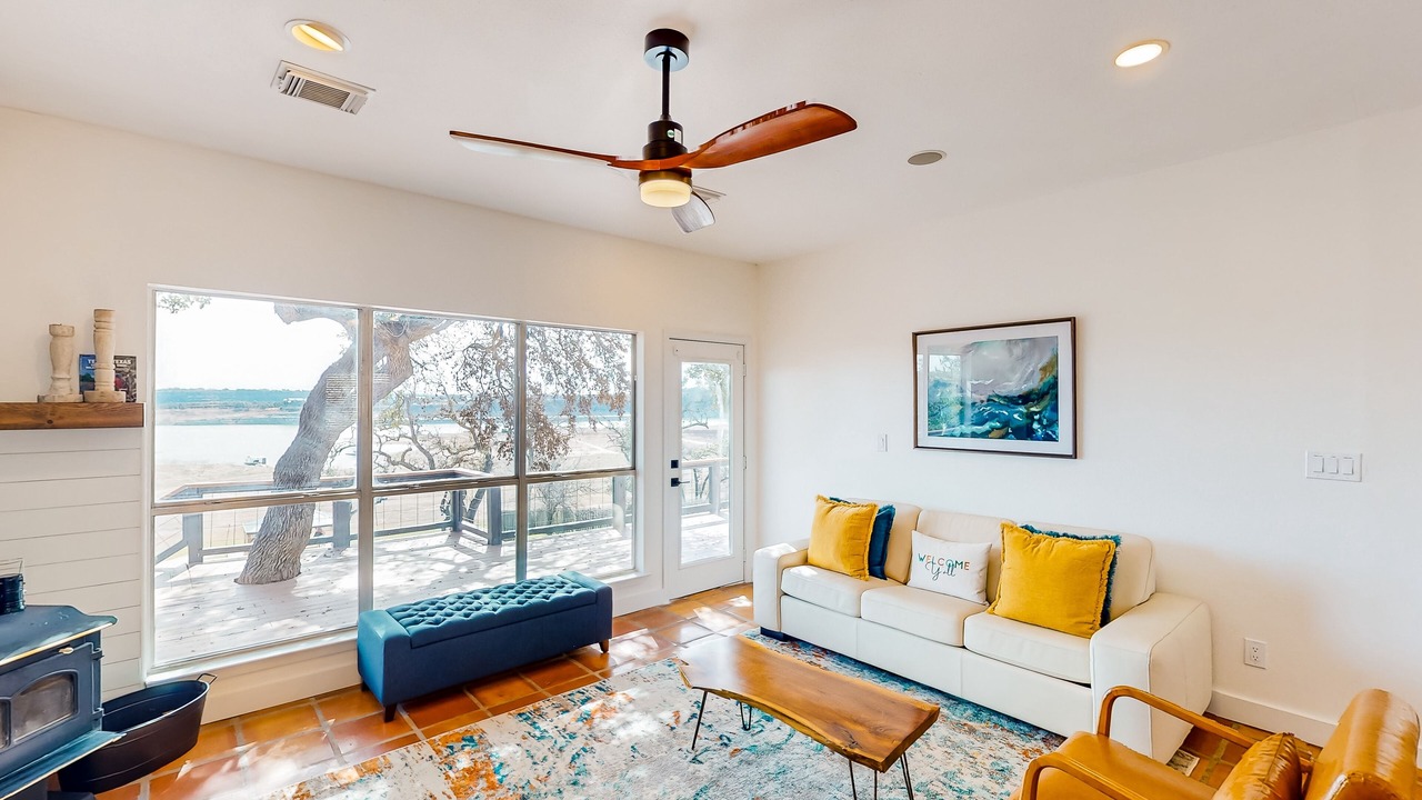 Photo of Livingroom in Lago Vista