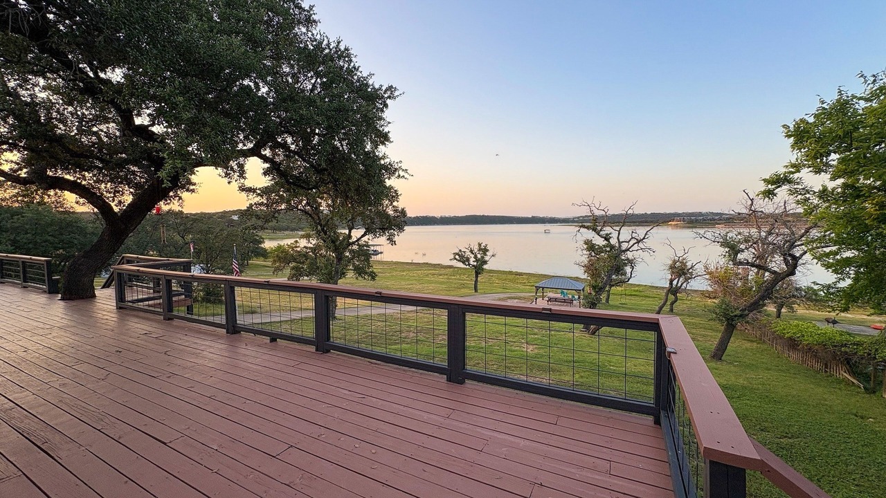 Photo of Patio Balcony in Lago Vista