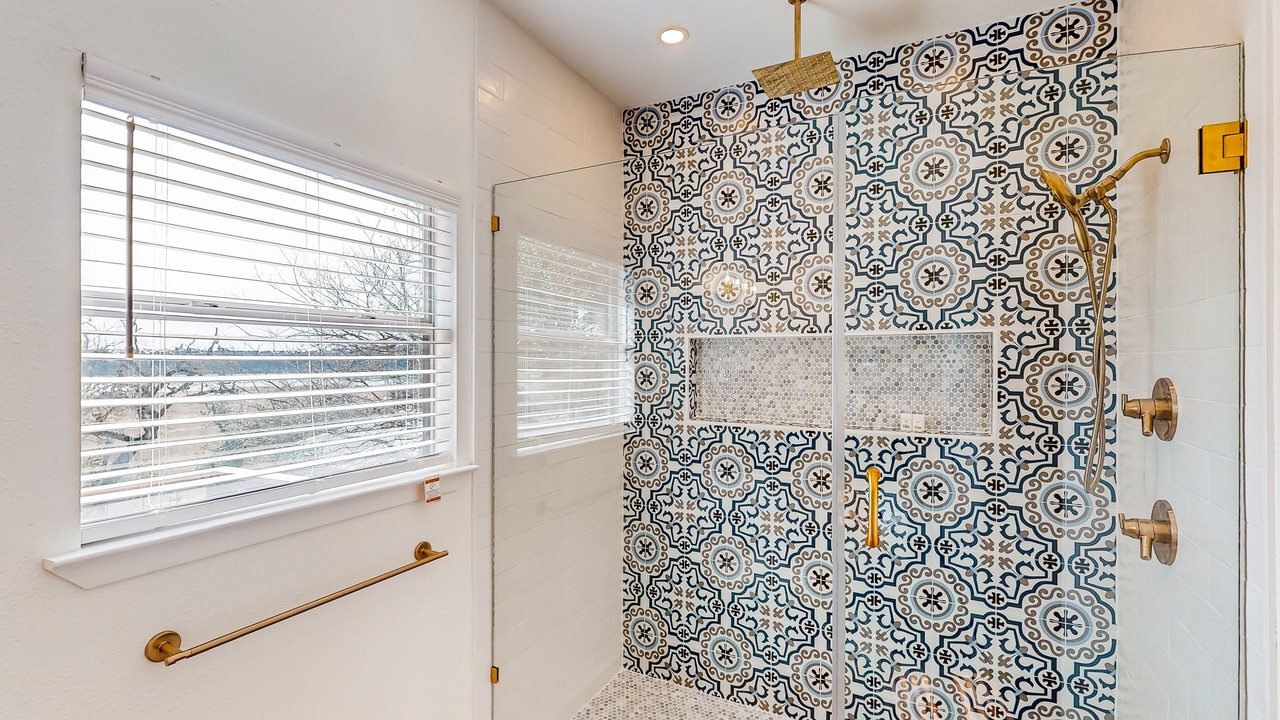 Photo of Bathroom in Lago Vista
