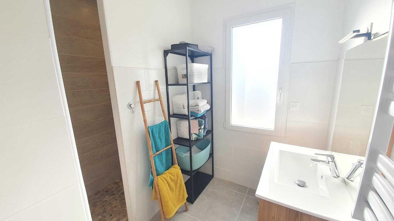 Photo of Bathroom in Saint-Vincent-sur-Jard