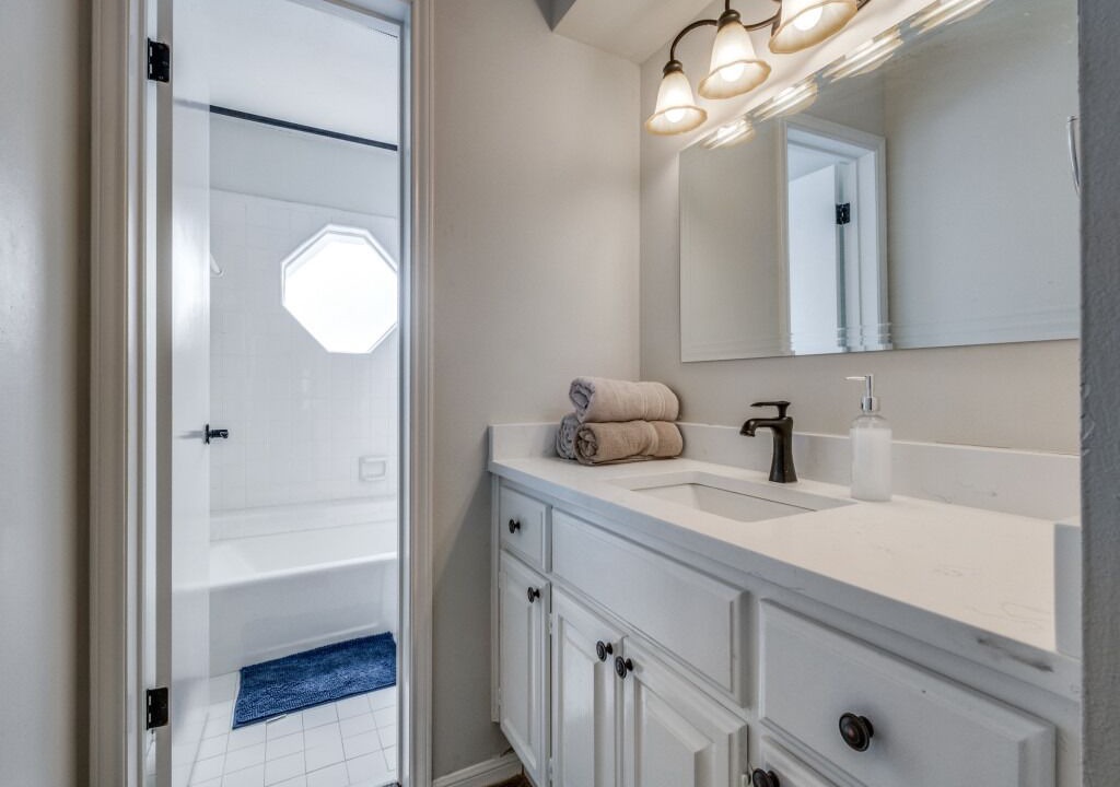 Photo of Bathroom in Vance Jackson