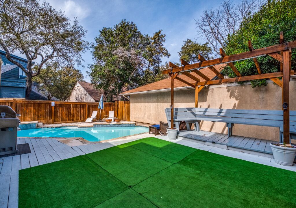 Photo of Outdoor in Vance Jackson