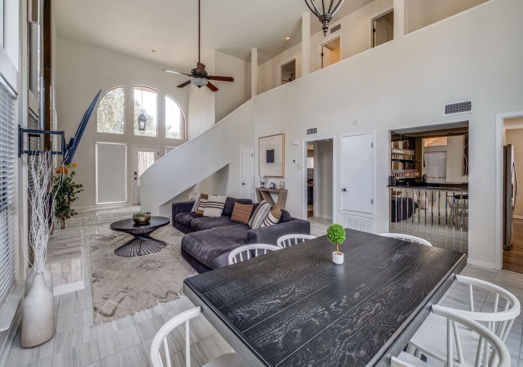 Photo of Livingroom in Vance Jackson