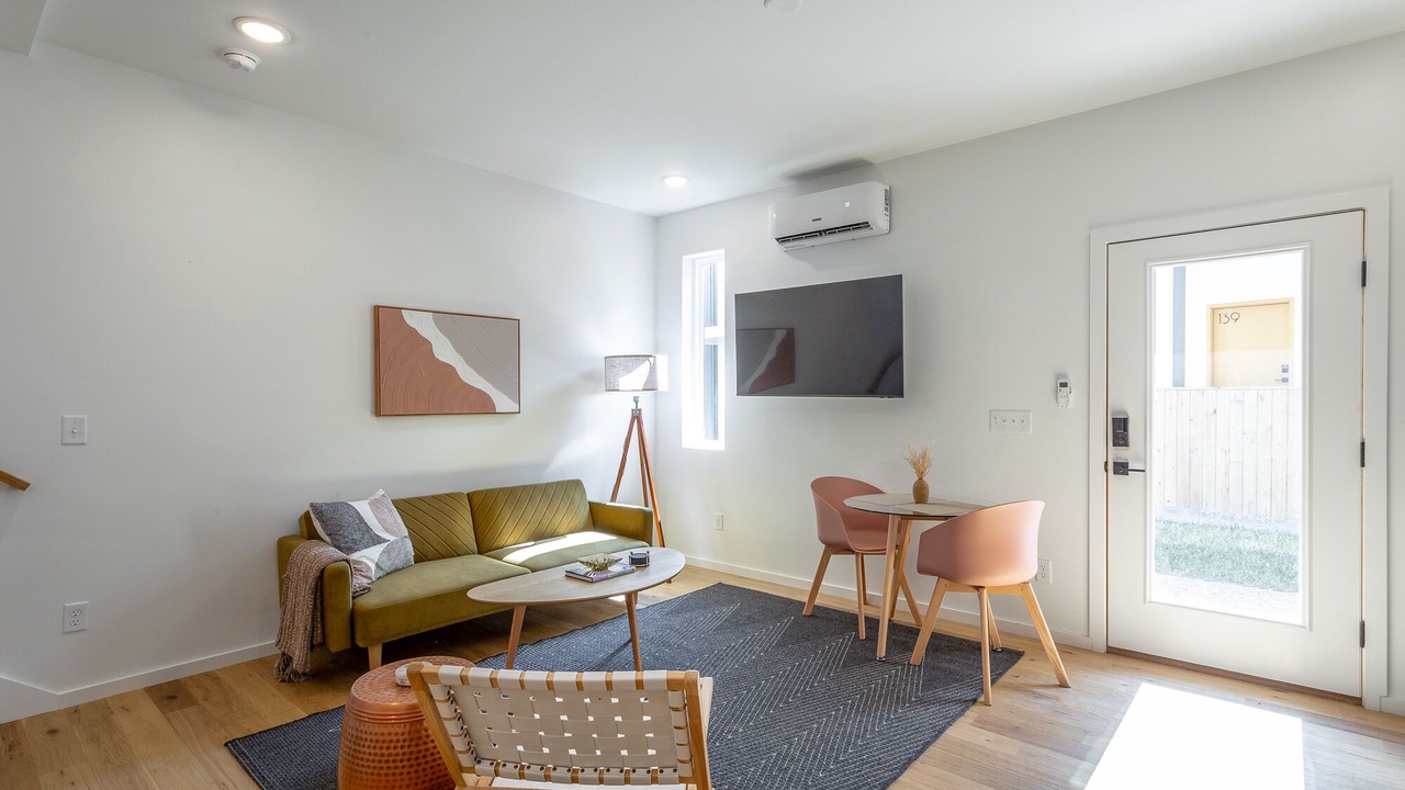 Photo of Livingroom in St. Elmo Improvement League