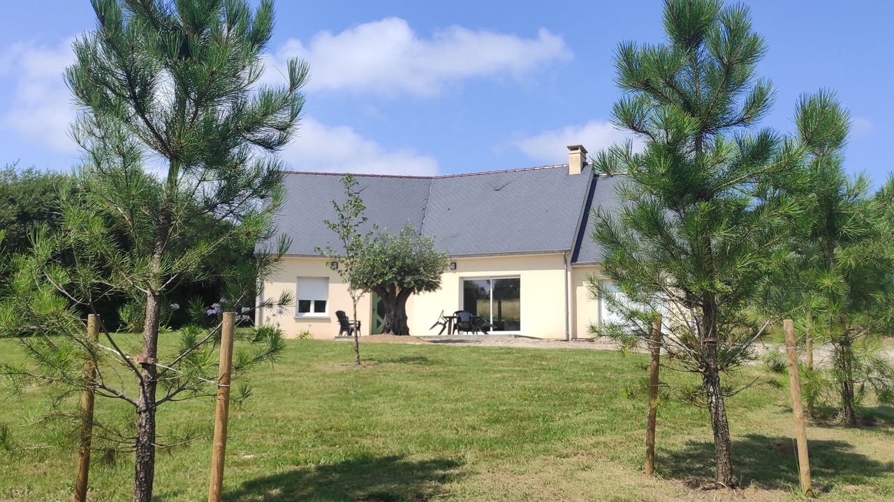 Photo of Outdoor in Varenguebec