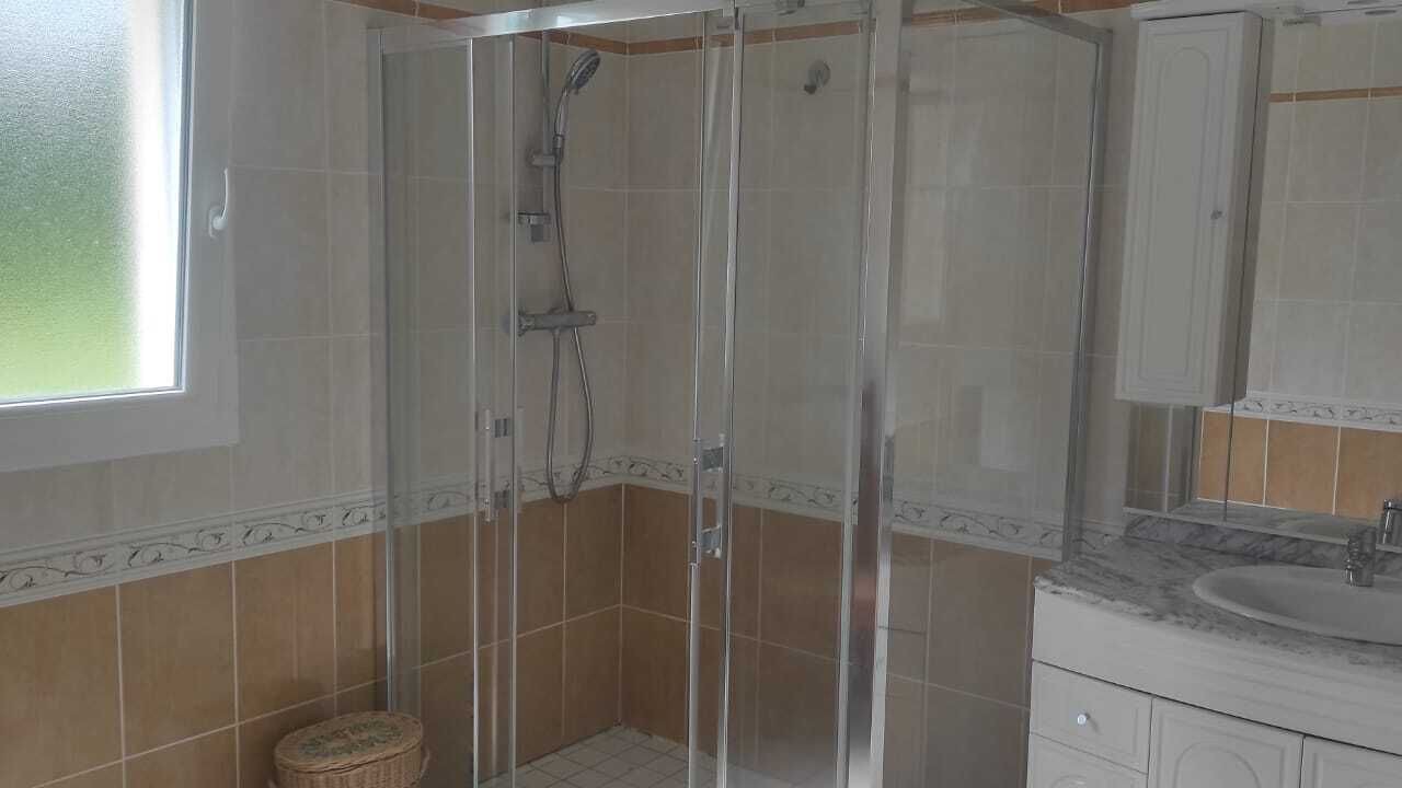 Photo of Bathroom in Varenguebec