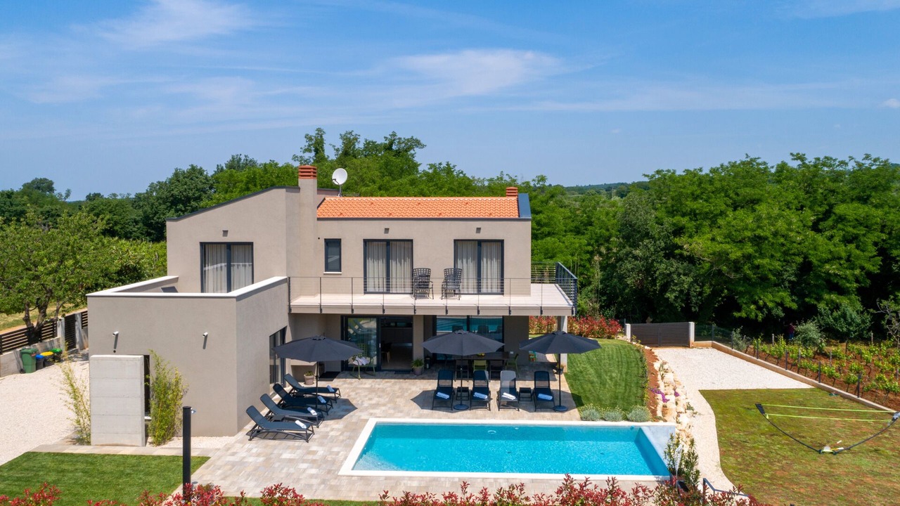 Photo of Outdoor in Farini