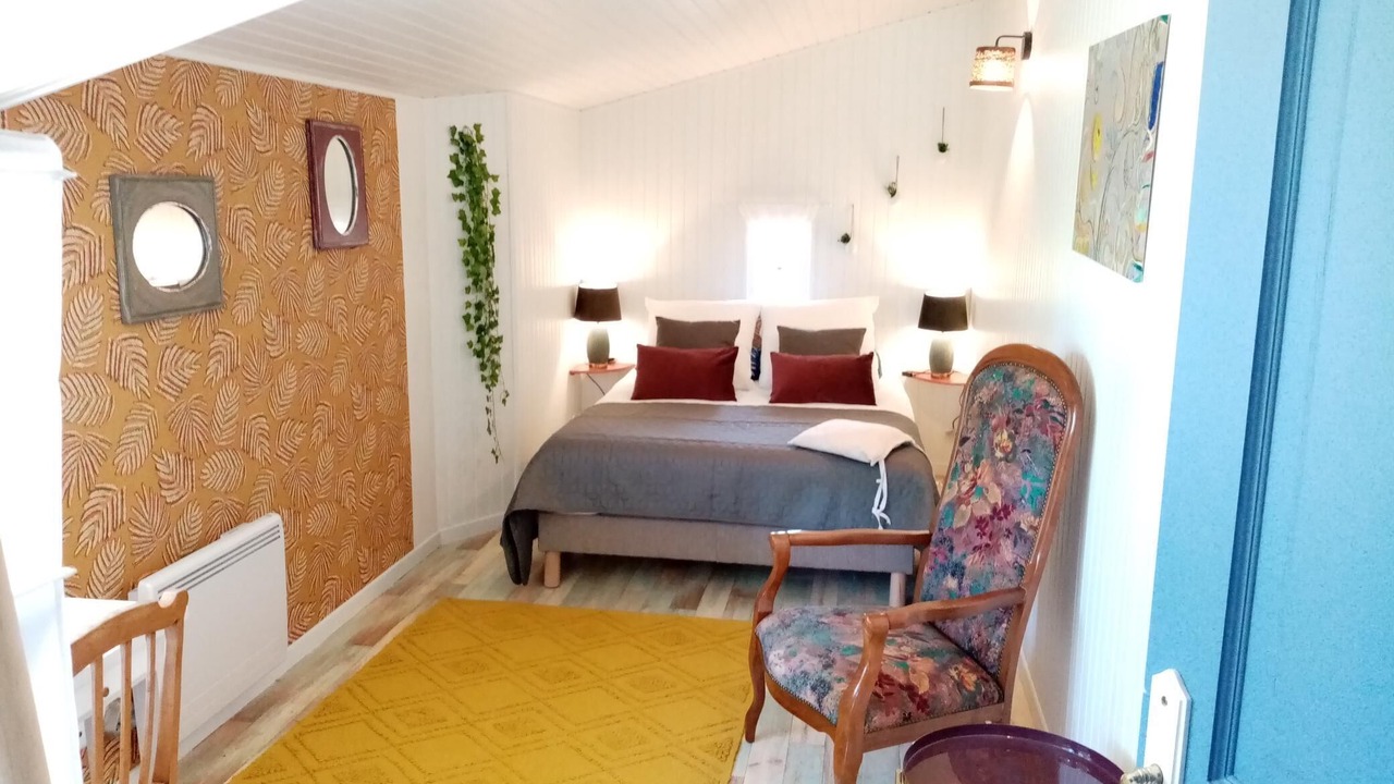 Photo of Bedroom in Longue-Jumelles
