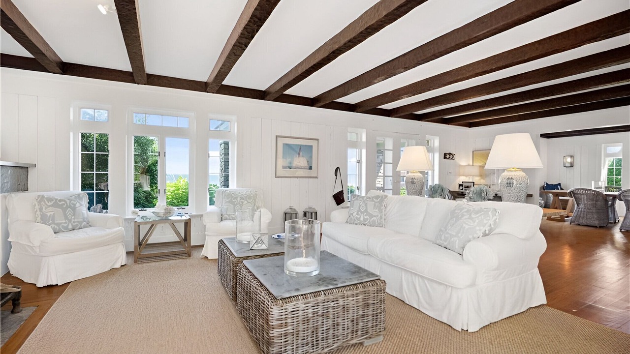 Photo of Livingroom in Groton Long Point