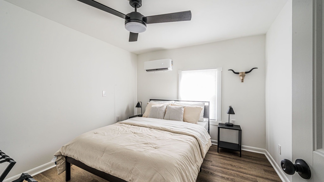 Photo of Bedroom in Cave City