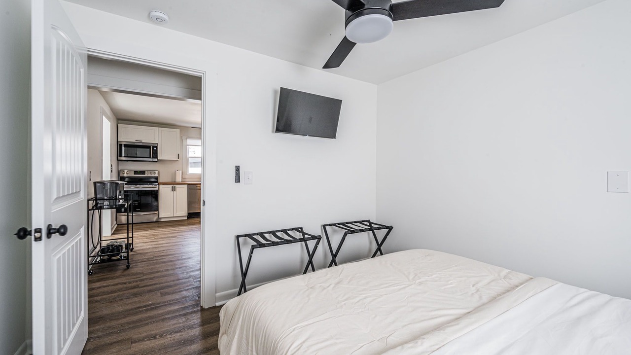 Photo of Bedroom in Cave City