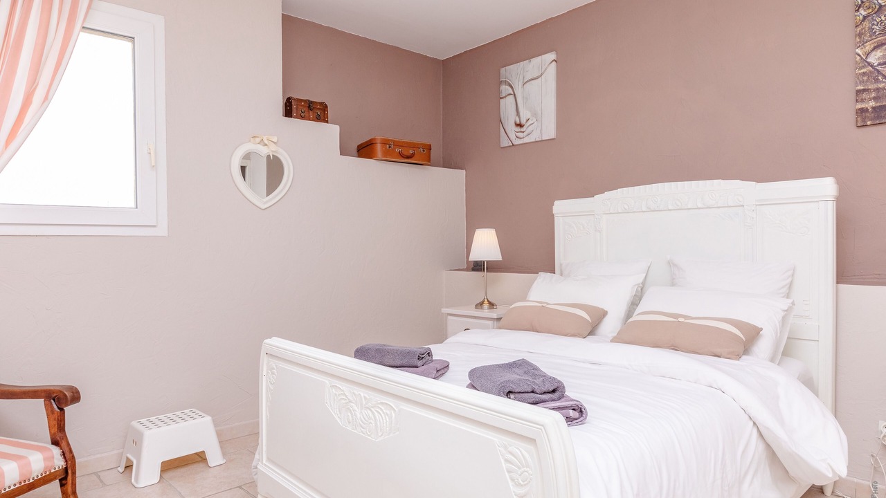 Photo of Bedroom in Puybegon