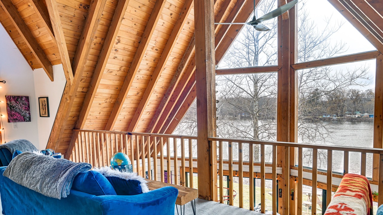 Photo of Livingroom in Newtonville