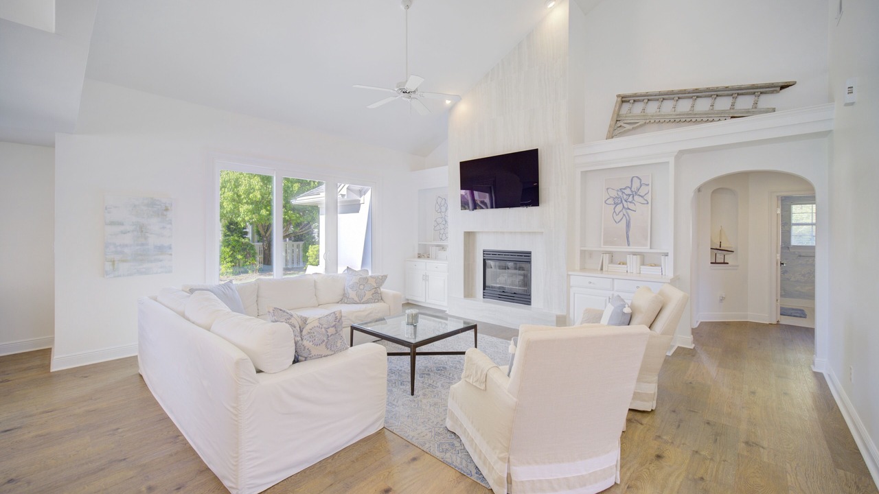 Photo of Livingroom in Avalon Beach Estates