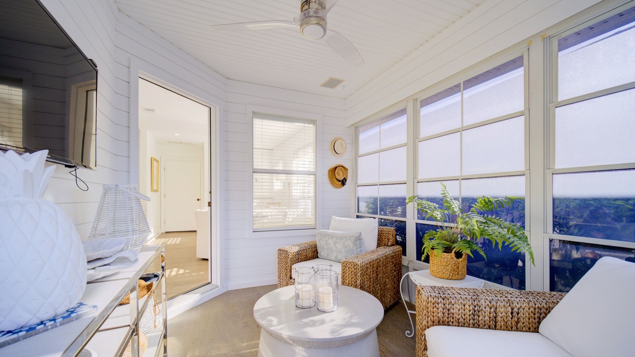 Photo of Livingroom in Avalon Beach Estates