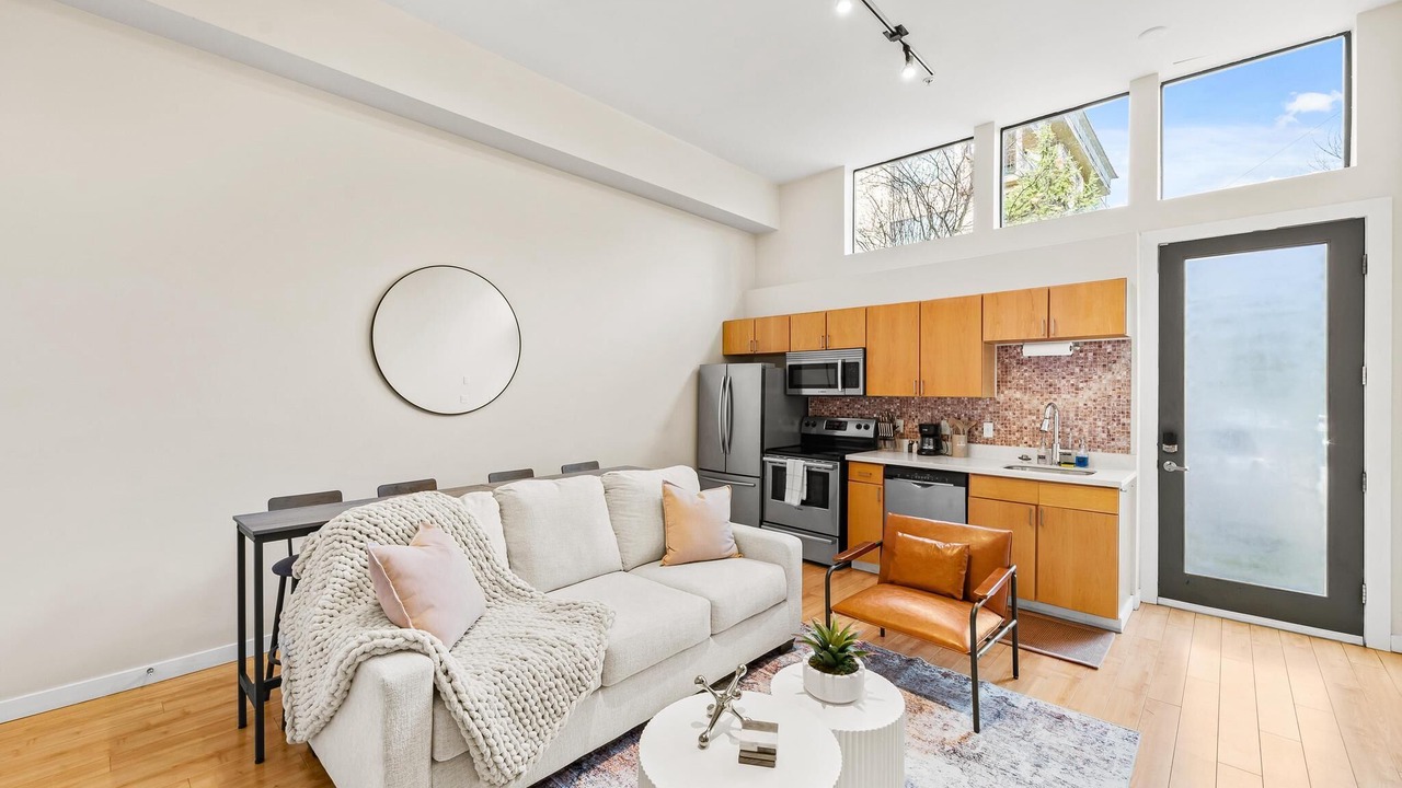 Photo of Livingroom in Lower Queen Anne