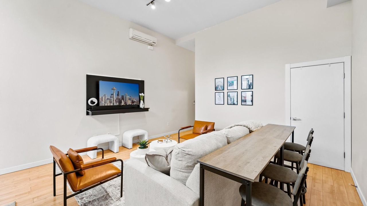 Photo of Livingroom in Lower Queen Anne