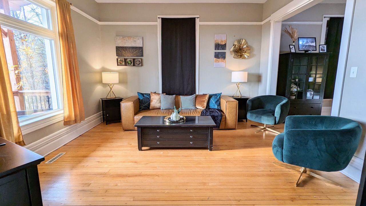 Photo of Livingroom in Observation Hill