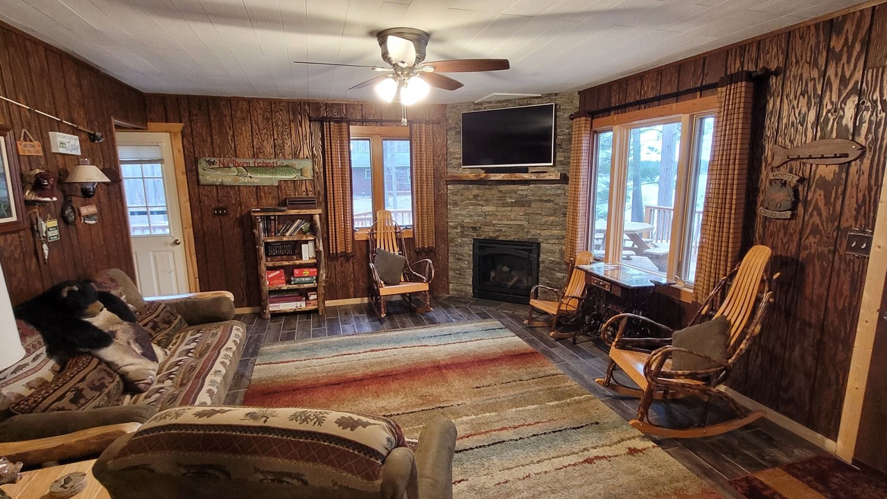 Photo of Livingroom in Stone Lake