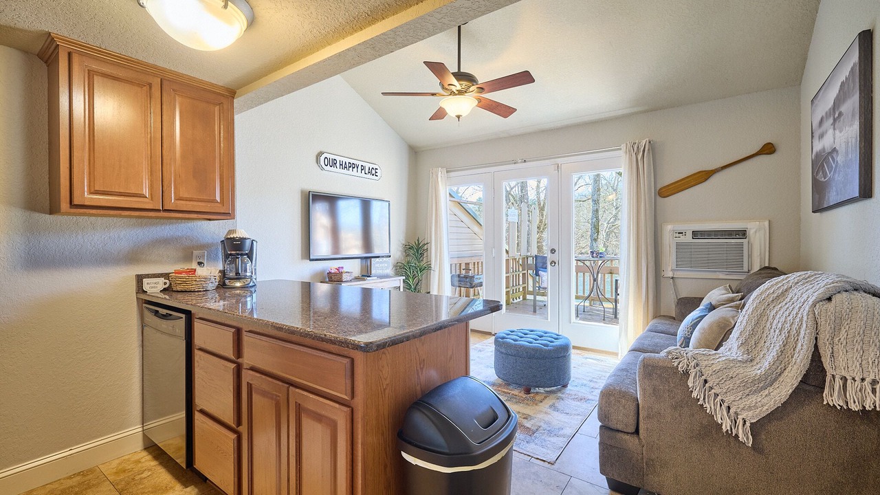 Photo of Livingroom in Mid America