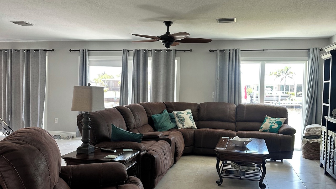 Photo of Livingroom in Edgewater