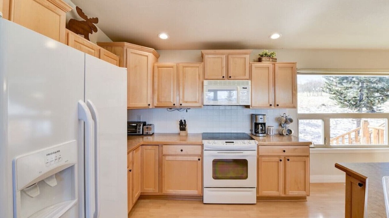 Photo of Kitchen in Indian Mountain