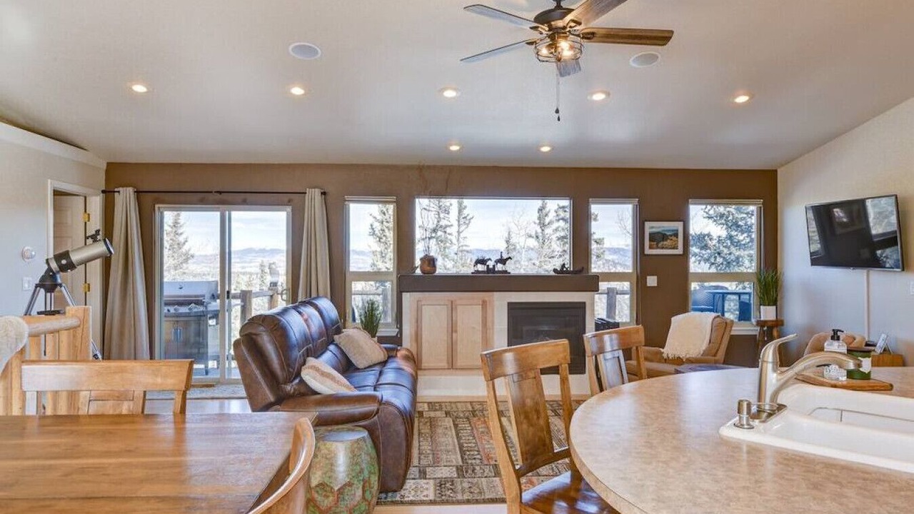 Photo of Livingroom in Indian Mountain