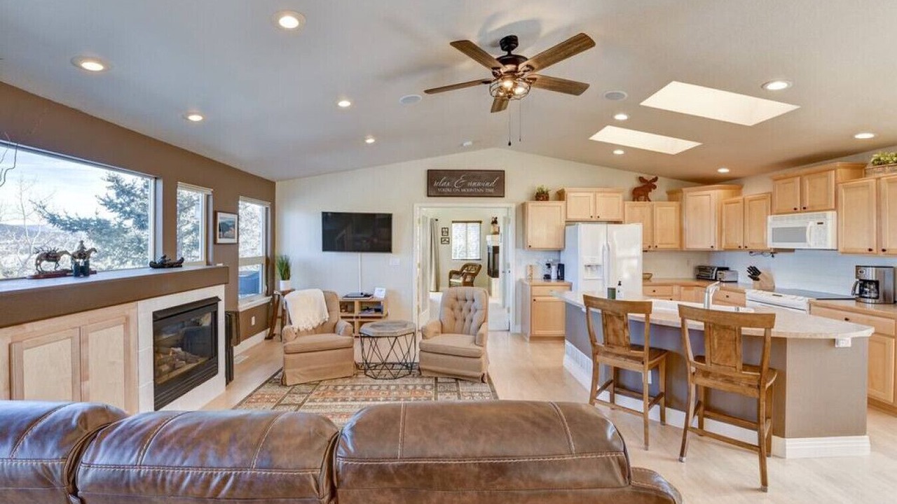 Photo of Kitchen in Indian Mountain