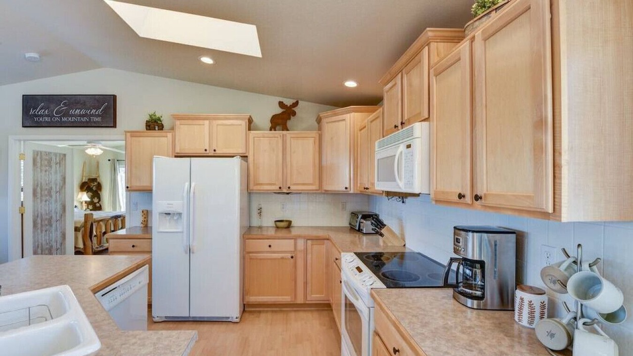 Photo of Kitchen in Indian Mountain