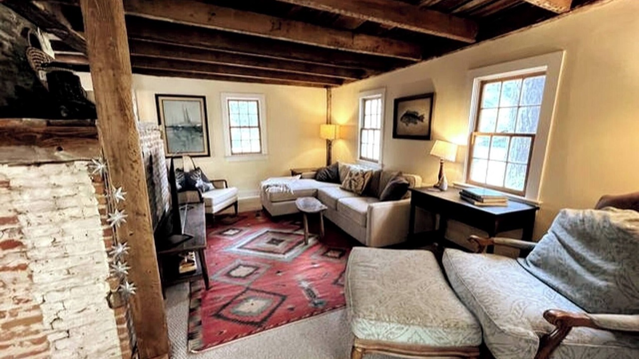 Photo of Livingroom in Gaylordsville