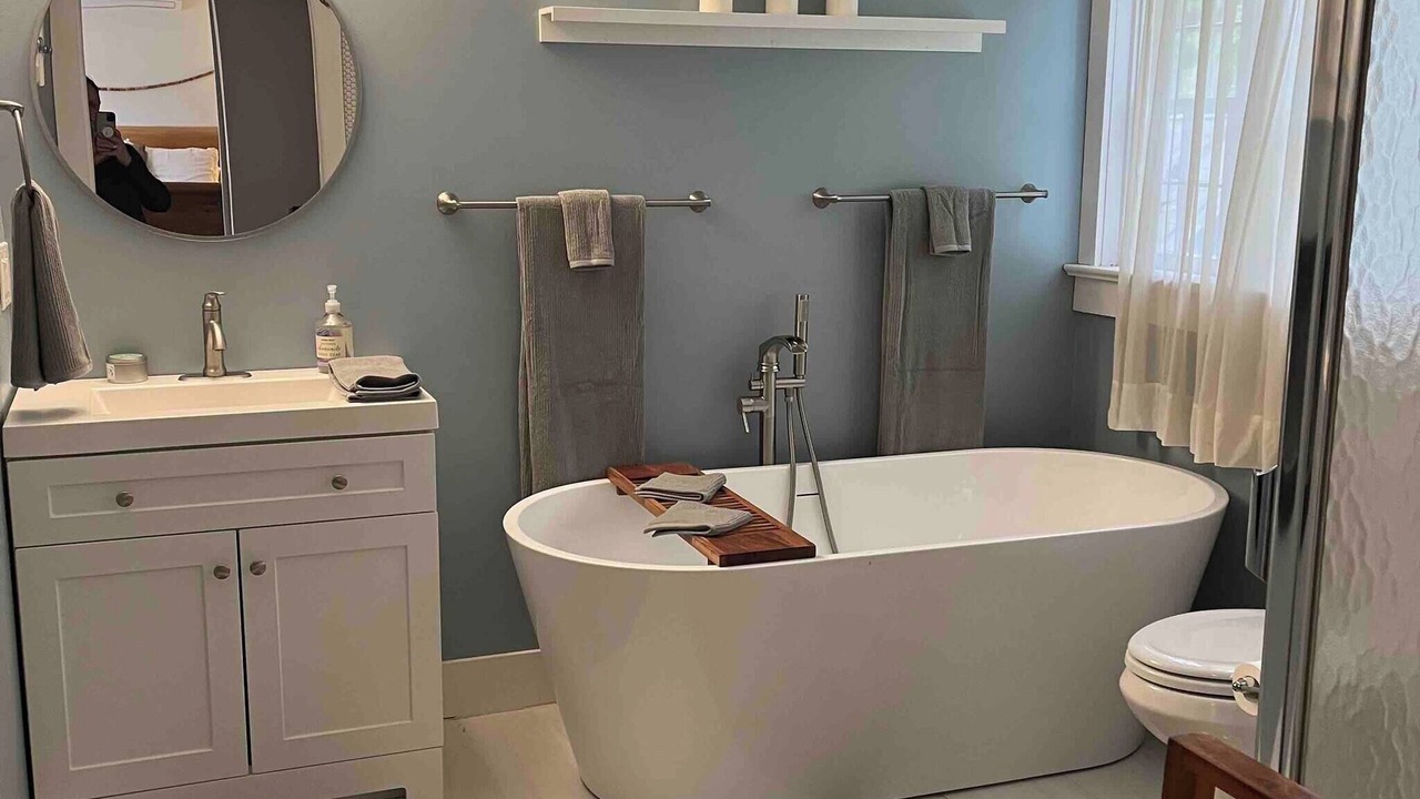 Photo of Bathroom in Gaylordsville