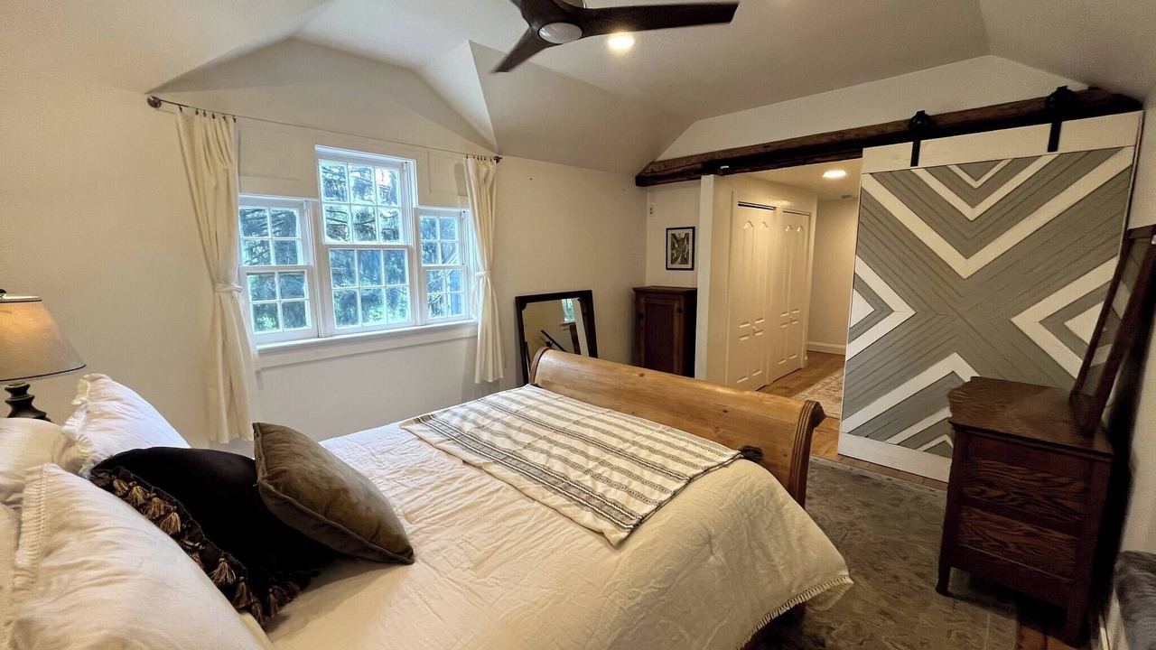 Photo of Bedroom in Gaylordsville