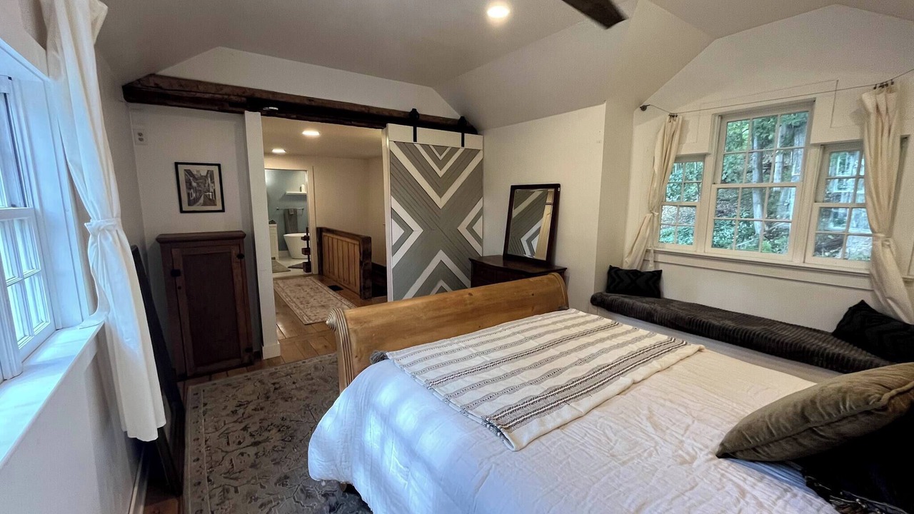 Photo of Bedroom in Gaylordsville