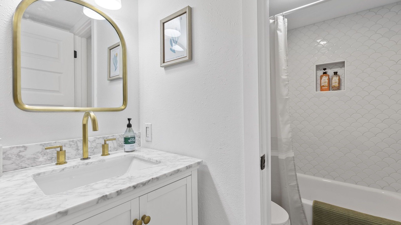 Photo of Bathroom in Point Venture