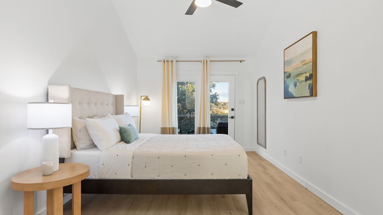 Photo of Bedroom in Point Venture