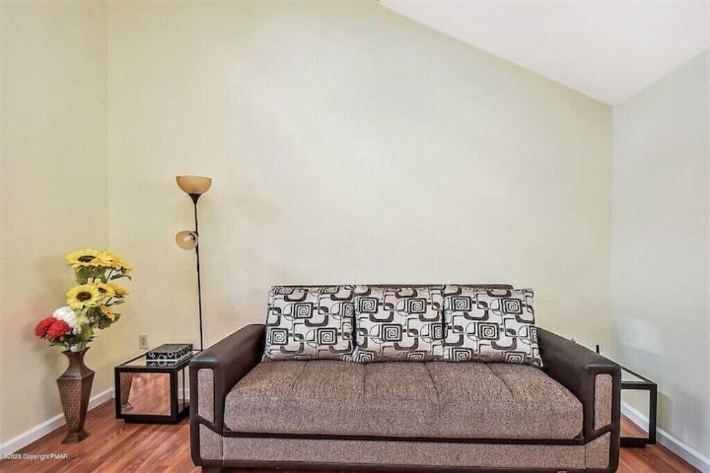 Photo of Livingroom in East Stroudsburg