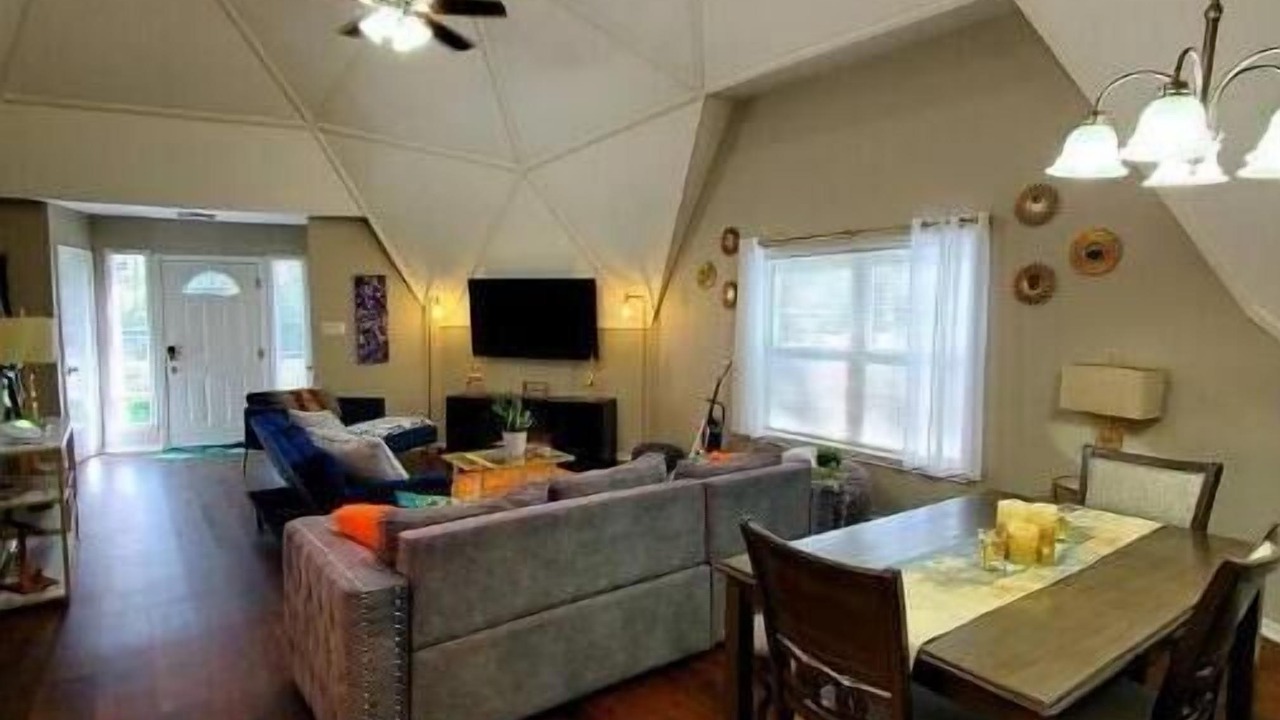 Photo of Livingroom in Montgomery